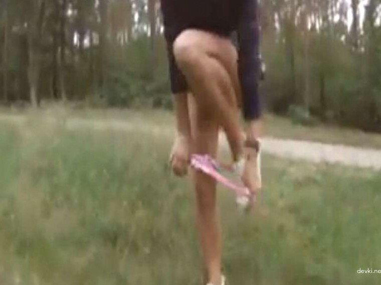 Неожиданный разврат в лесу: что произойдет, когда друзья решат попробовать что-то новенькое?