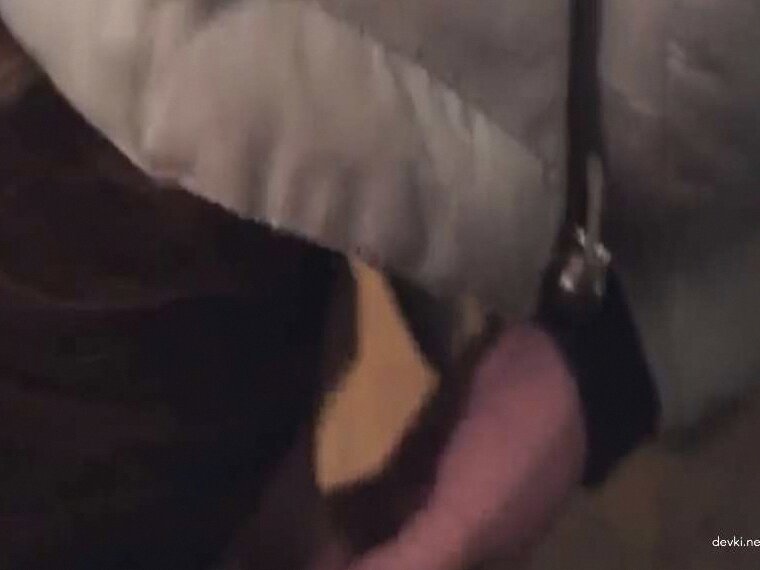 Неожиданное продолжение: Страстный секс в подъезде – настоящая авантюра!