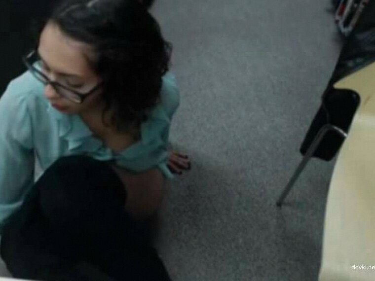 Неожиданные моменты: как я развлекаюсь на работе в одиночестве!