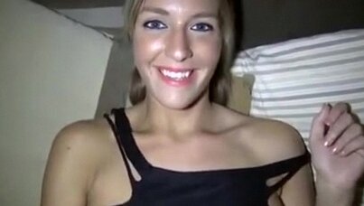 Страстная зрелая жена развлекает мужа и заставляет его кончить внутрь ее сочной киски