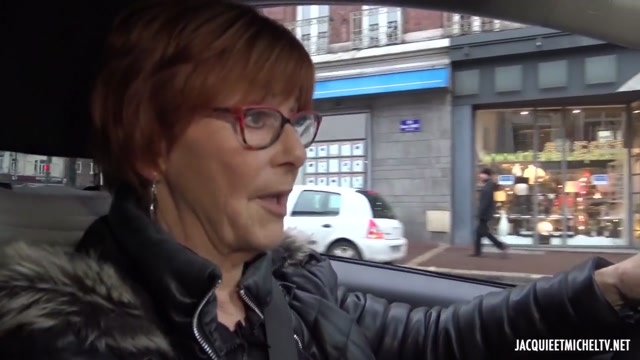 Страстная 70-летняя дама наслаждается молодыми членами в разных дырках